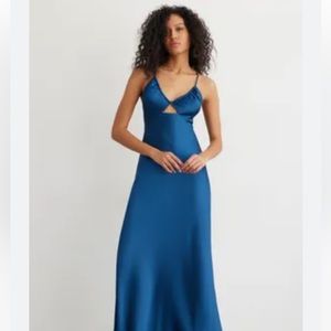 ✨✨ RSVP Maxi Cut Out Satin Dress in Blue 👗✨✨